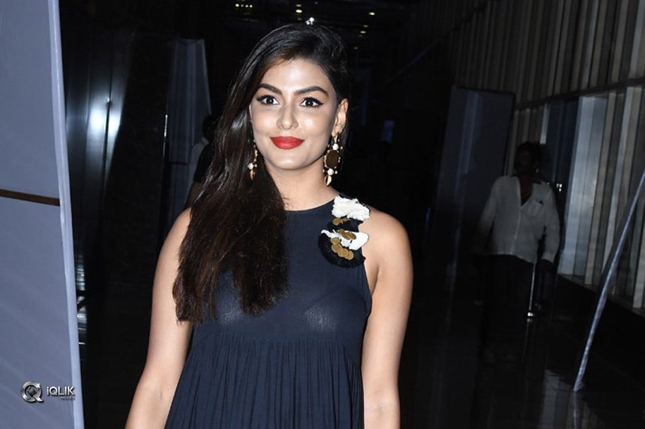 Anisha-Ambrose-At-Vunnadhi-Okate-Zindagi-Movie-Audio-Launch